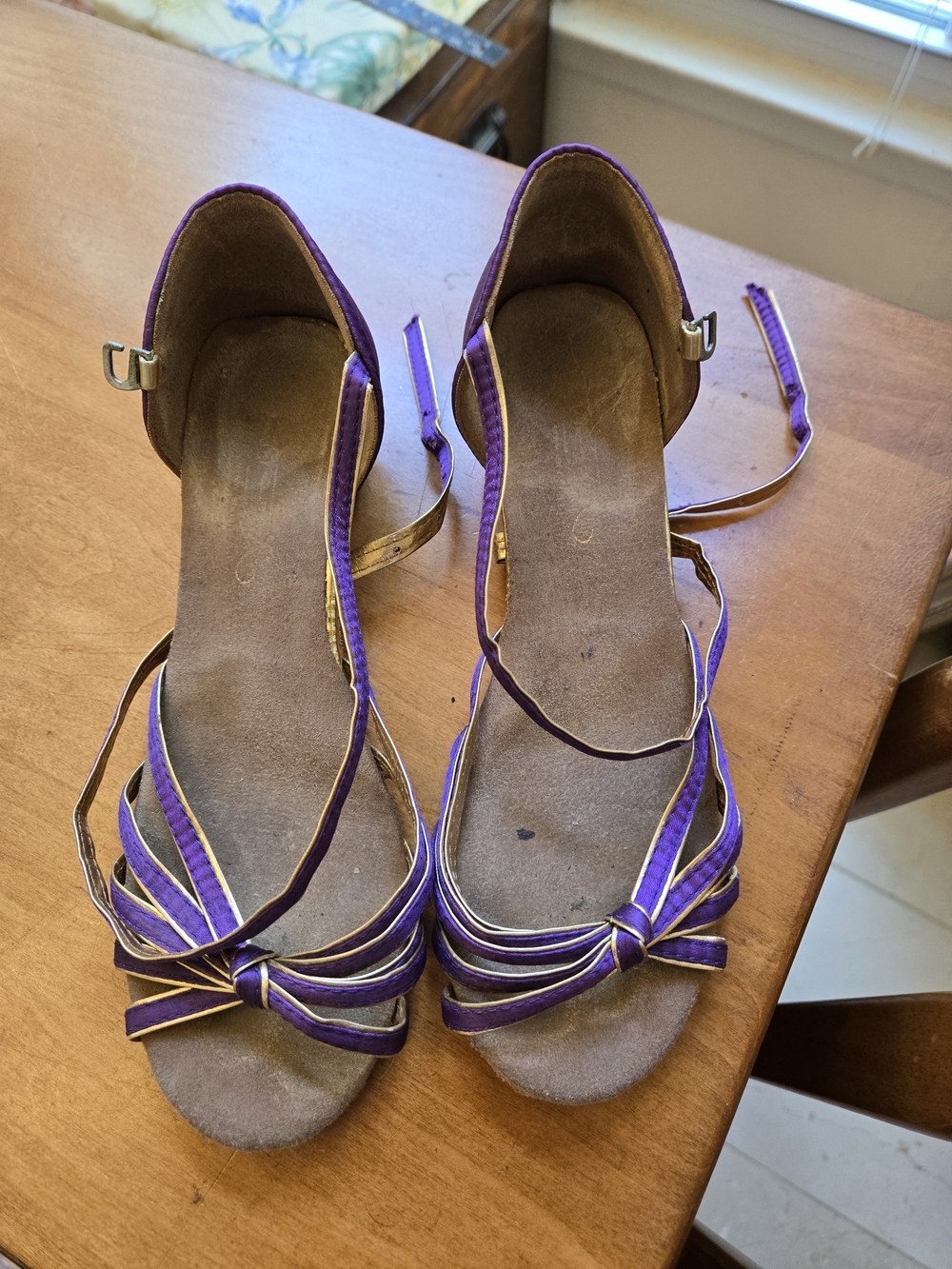 Women's Purple Strappy Knot Ankle-Strap Sandals
